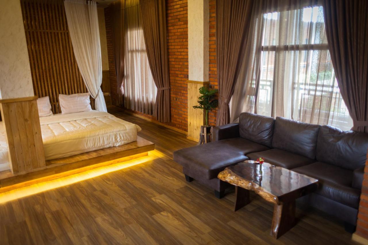 Pariban Hotel Берастаги Экстерьер фото