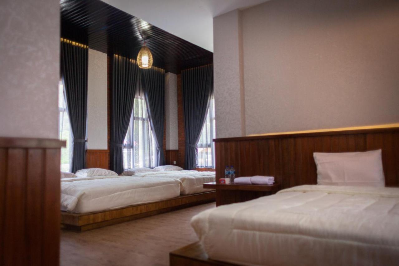 Pariban Hotel Берастаги Экстерьер фото
